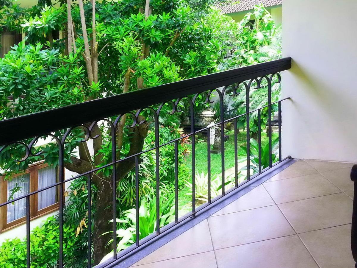 Legian Paradiso Hotel Exterior foto